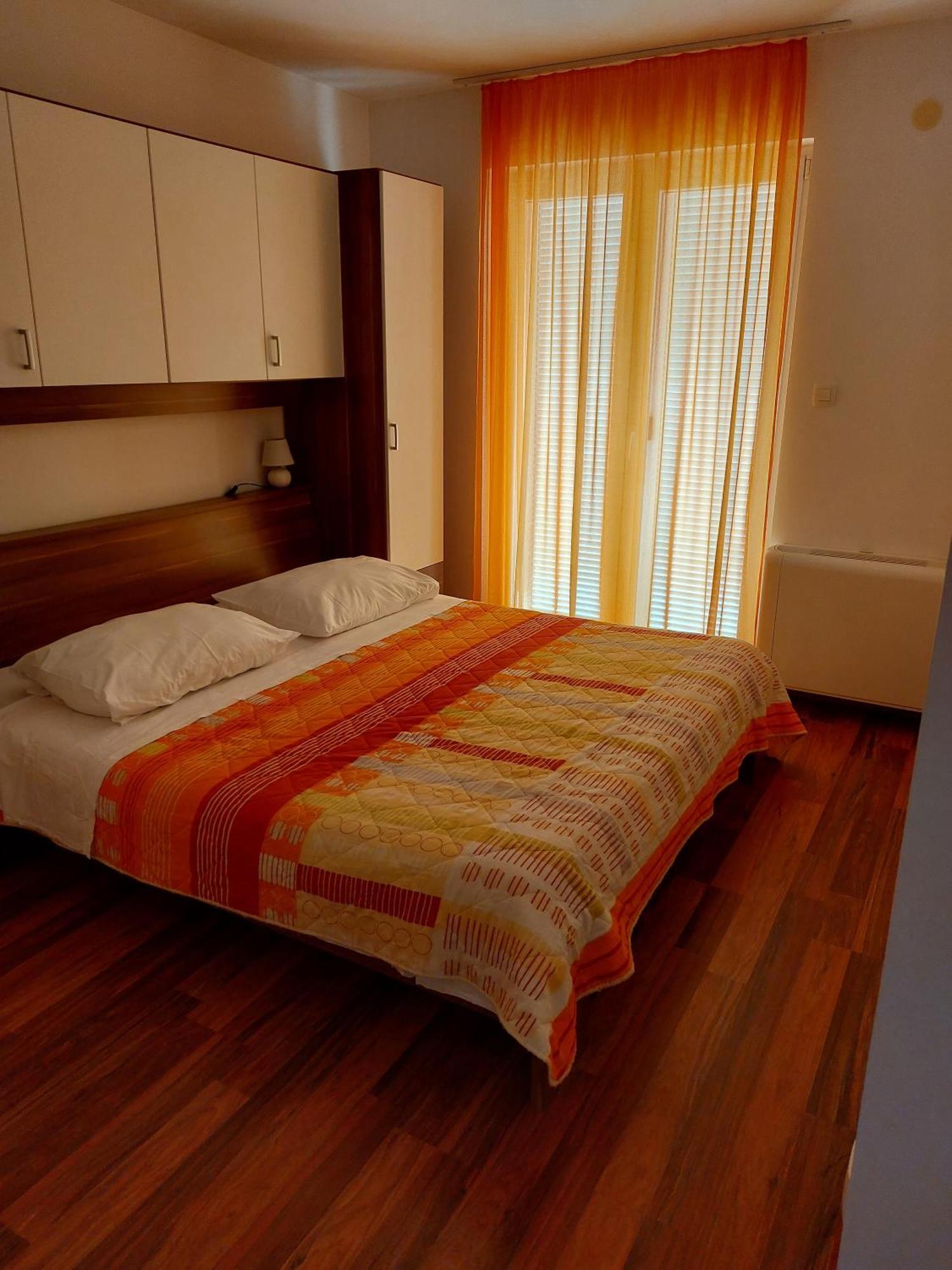 Apartments Palit Раб Екстериор снимка