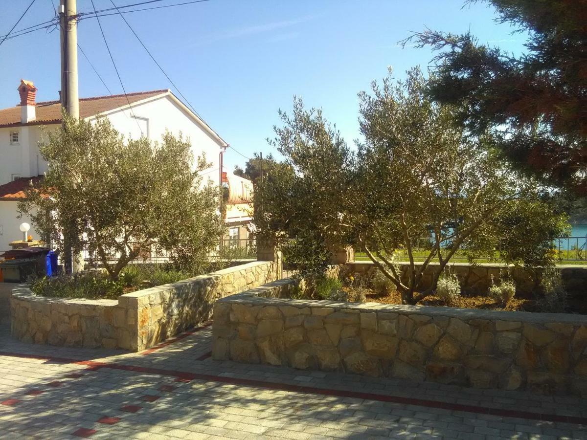 Apartments Palit Раб Екстериор снимка